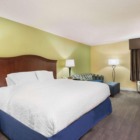 Hampton Inn Raleigh Cary Bagian luar foto