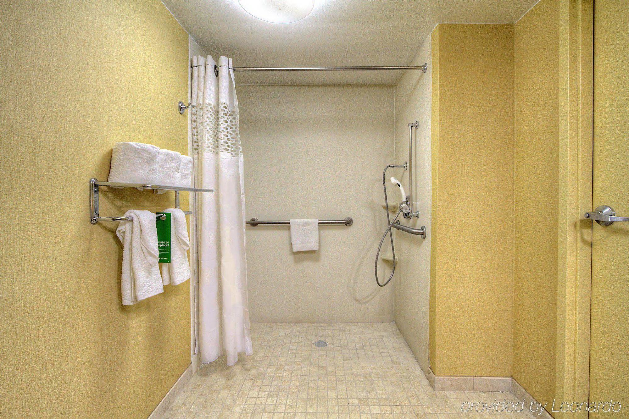 Hampton Inn Raleigh Cary Bagian luar foto