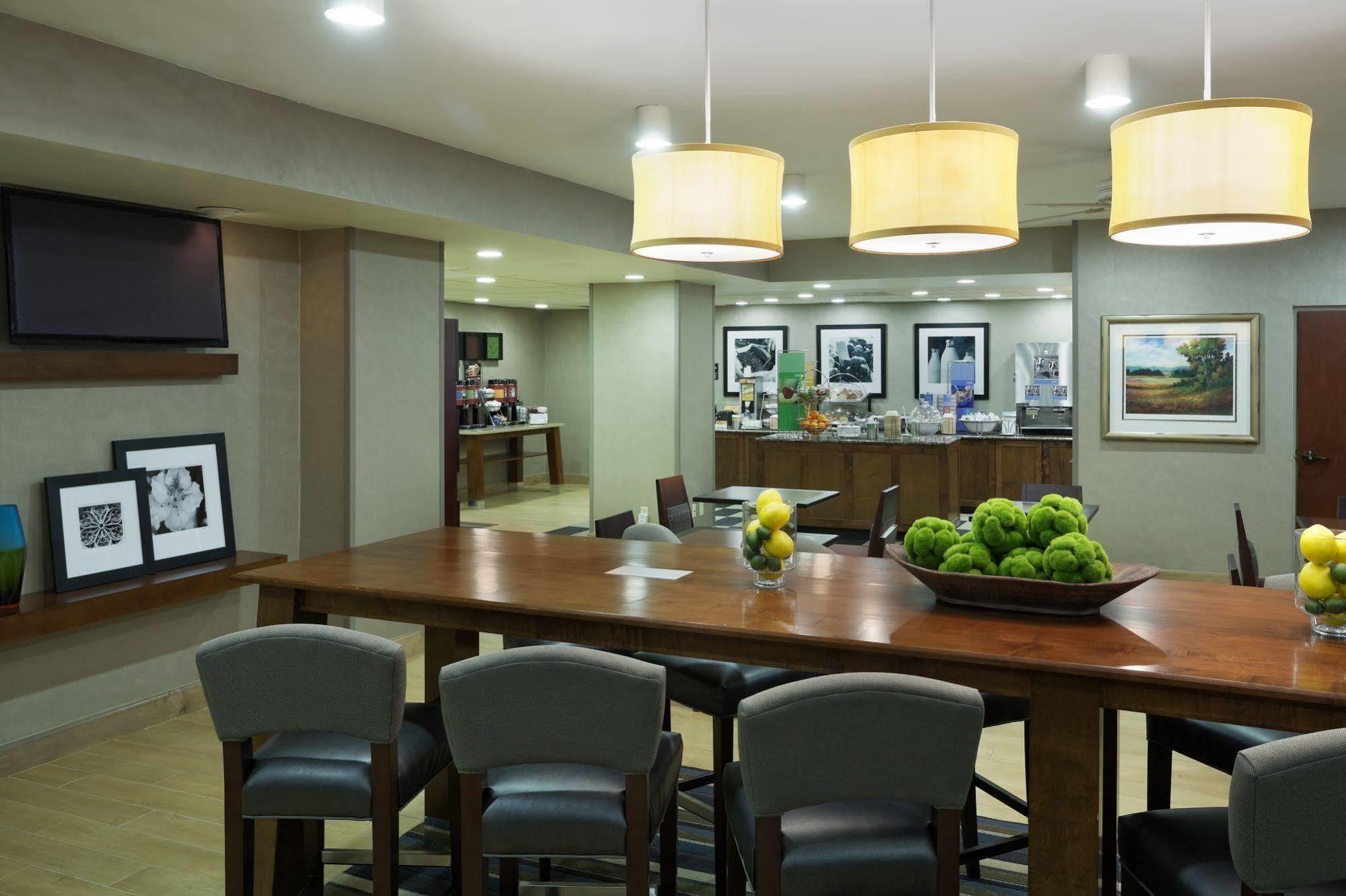 Hampton Inn Raleigh Cary Bagian luar foto