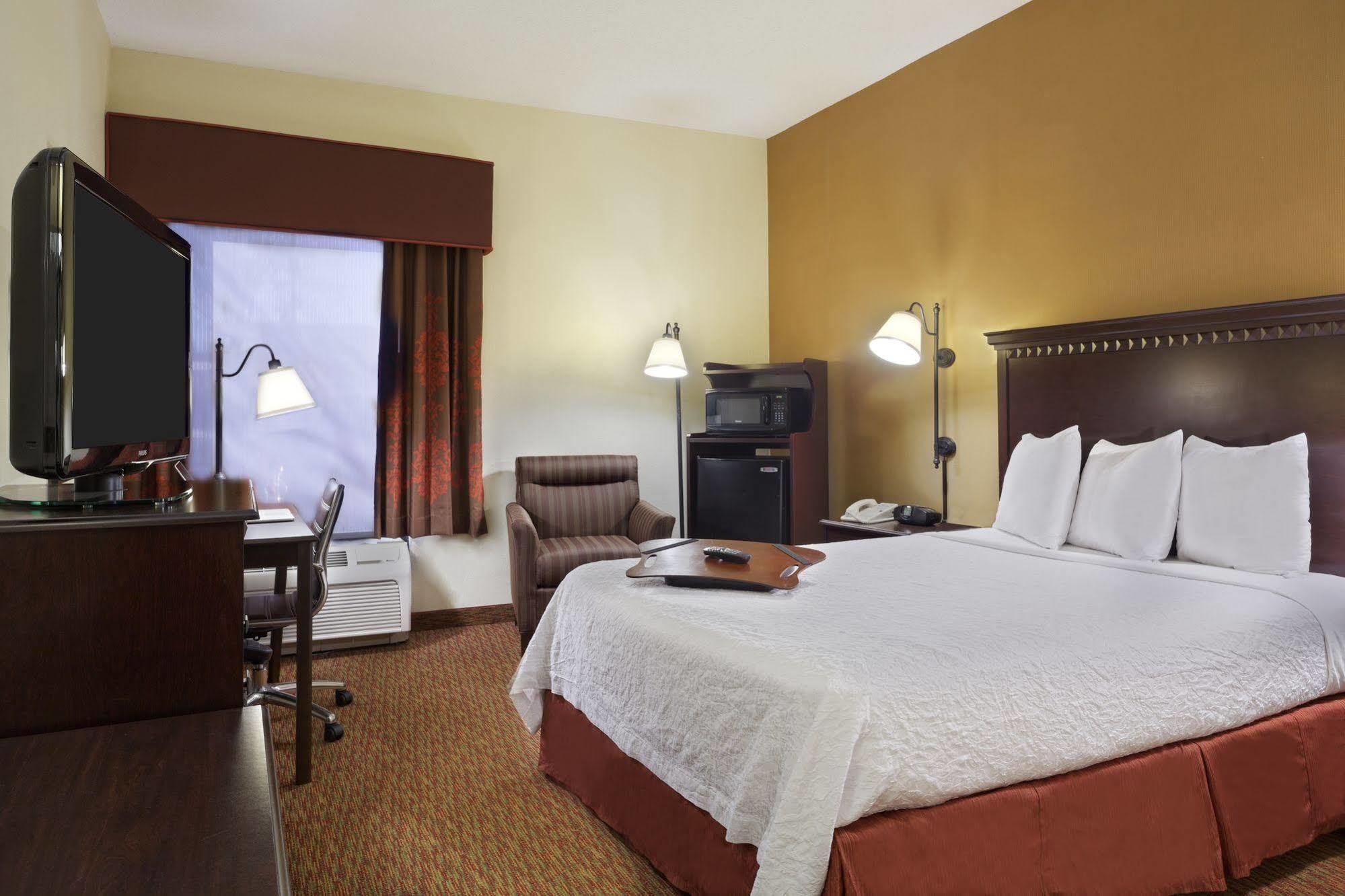 Hampton Inn Raleigh Cary Bagian luar foto