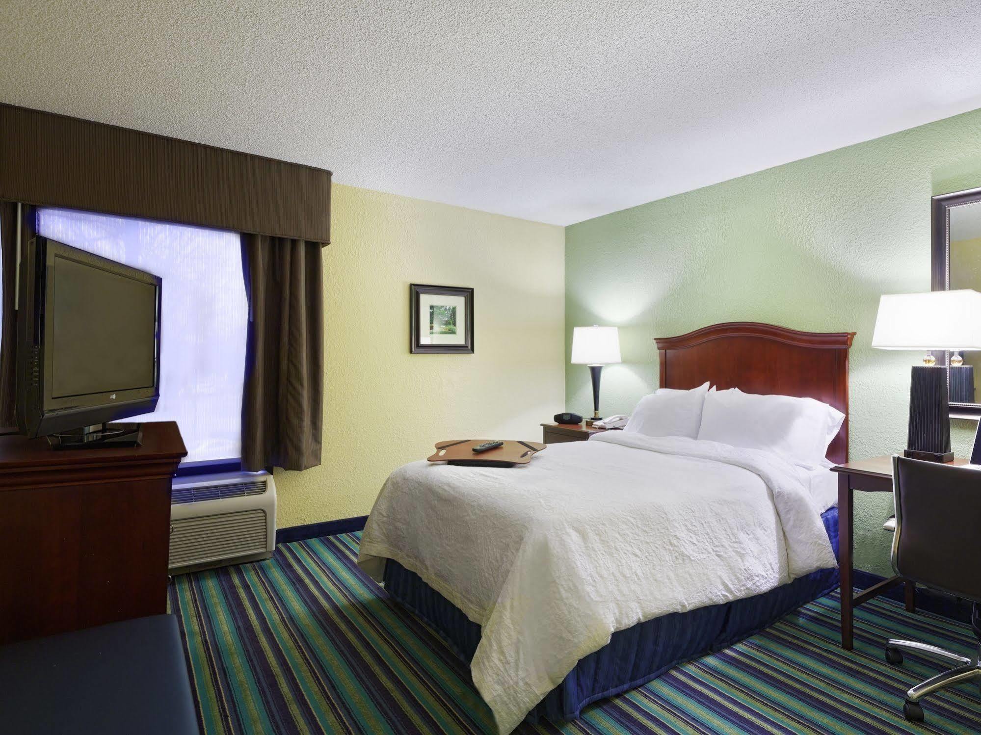 Hampton Inn Raleigh Cary Bagian luar foto